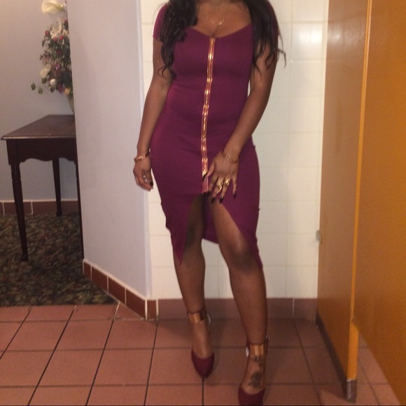 Burgundy Off Shoulder Midi Dress - Picture 3 of 7